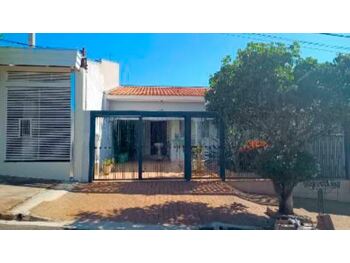 Casa em leilão - Rua José Osvaldo Petito, 215 - Marília/SP - Banco Santander Brasil S/A | Z32635