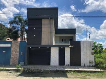 Casa em leilão - Rua Fátima Soares de Sousa, 128 - Quixadá/CE - Banco Santander Brasil S/A | Z32946