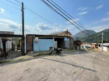 Casa em leilão - Rua Raimundo de Brito, 70 - Teresópolis/RJ - Banco Santander Brasil S/A | Z32946