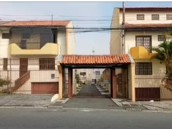 Casa em leilão - Rua Cristiano Strobel, 912 - Curitiba/PR - Banco Santander Brasil S/A | Z33156