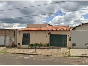 Casa em leilão - Avenida Neusa Barsanulfo Arantes, 656 - Uberaba/MG - Itaú Unibanco S/A  | Z33178