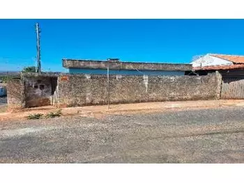 Casa em leilão - Rua Samuel Soares, 850 - São Sebastião do Paraíso/MG - Itaú Unibanco S/A  | Z33179