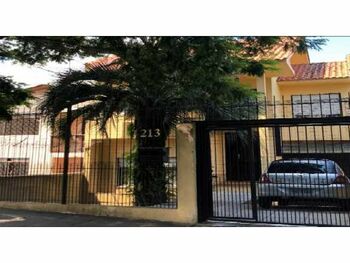 Casa em leilão - Rua Israel, 213 - Porto Alegre/RS - Banco Bari de Investimentos e Financiamentos S/A | Z33406