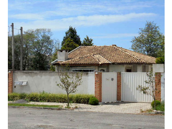 Casa em leilão - Rua Maria Bertoja Rivabem, 141 - Campo Largo/PR - Banco Bradesco S/A | Z33451