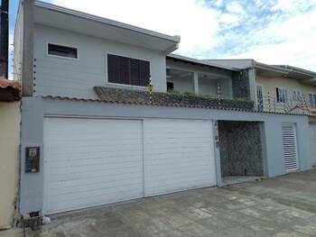 Casa em leilão - Rua Baronesa do Cerro Azul, 2080 - Paranaguá/PR - Banco Santander Brasil S/A | Z33480