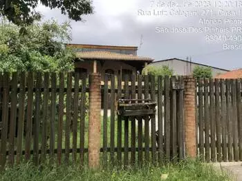 Casa em leilão - Rua Luiz Calegari, 23 - São José dos Pinhais/PR - Banco Santander Brasil S/A | Z33390