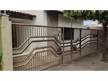 Casa em leilão - rua patrulheiro josé maciel da cruz, 578 - rondonópolis/mt - banco santander brasil s/a | z33480