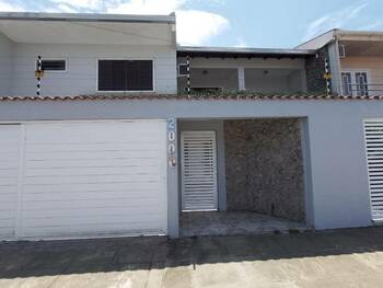 Casa em leilão - Rua Baronesa do Cerro Azul, 2080 - Paranaguá/PR - Banco Santander Brasil S/A | Z33480