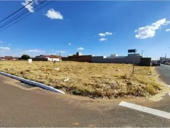 Terrenos e lotes em leilão - avenida a, s/n - araguari/mg - banco cooperativo sicoob s.a. | z33501