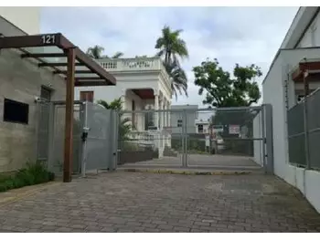 Casa em leilão - avenida clemenciano barnasque, 121 - porto alegre/rs - itaú unibanco s/a | z33457