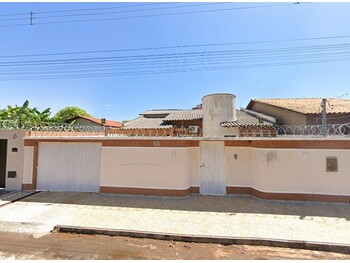 Casa em leilão - Rua Doralice Caetano Costa, 65 - Unaí/MG - Banco Santander Brasil S/A | Z33025