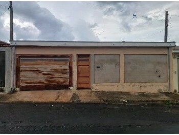 Casa em leilão - Rua Doutor Darcy José Gabriel, 54 - Taquaritinga/SP - Banco Bradesco S/A | Z33373