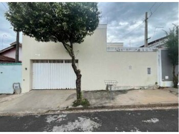 Casa em leilão - Rua Padre Anchieta, 742 - Araçatuba/SP - Banco Santander Brasil S/A | Z33025