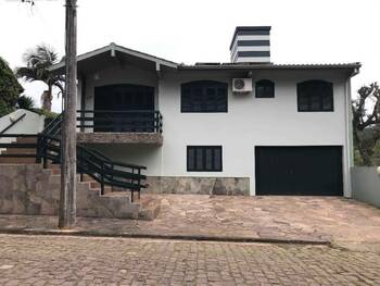 Casa em leilão - Rua Jacó Horn, 508 - Estrela/RS - Banco Santander Brasil S/A | Z33390