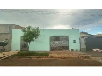 Casa em leilão - Rua Geni dos Santos, 55 - Pontes e Lacerda/MT - Banco Santander Brasil S/A | Z33025