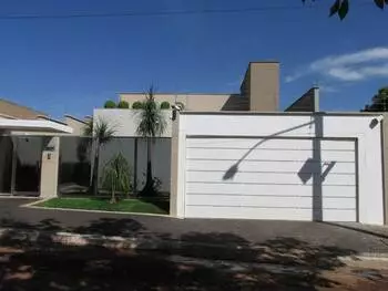 Casa em leilão - Avenida B, 312 - Trindade/GO - Banco Santander Brasil S/A | Z33390