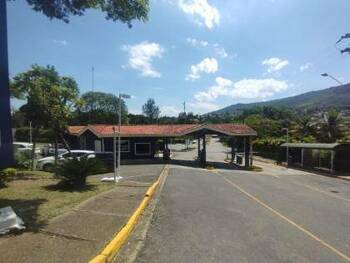 Casa em leilão - Rua Arapongas, 741 - Atibaia/SP - Banco Santander Brasil S/A | Z33390