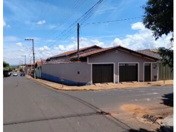 Casa em leilão - Rua Aurélia Salvatori Ienny, 1280 - Aramina/SP - Banco Santander Brasil S/A | Z33129