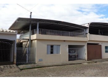Casa em leilão - Rua Doutor Nabuco de Araújo, 282 - Formiga/MG - Banco Bradesco S/A | Z33523