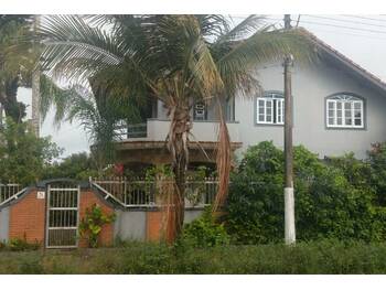 Casa em leilão - Avenida Coronel Benedito Albuquerque, 485 - Peruíbe/SP - Banco Santander Brasil S/A | Z33480