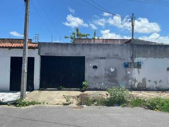 Casa em leilão - Rua Alemanha, 256B - Horizonte/CE - Banco Santander Brasil S/A | Z33480