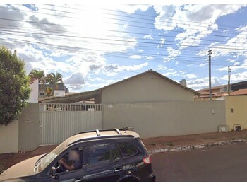 Casa em leilão - Rua Miguel de Assis, 1802 - Jataí/GO - Banco Santander Brasil S/A | Z33025
