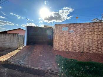 Casa em leilão - Avenida Filemon Marcelino de Araújo, 185 - Santa Helena de Goiás/GO - Banco Santander Brasil S/A | Z33390