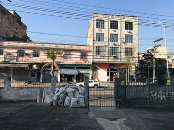 Apartamentos e Flats em leilão - Estrada da Água Grande, 1525 - Rio de Janeiro/RJ - Banco Santander Brasil S/A | Z33390