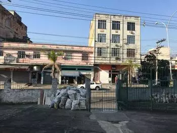 Apartamentos e Flats em leilão - Estrada da Água Grande, 1525 - Rio de Janeiro/RJ - Banco Santander Brasil S/A | Z33390