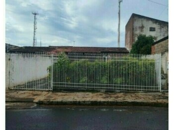 Casa em leilão - Rua Tocantins, 374 - Monte Carmelo/MG - Itaú Unibanco S/A  | Z33179