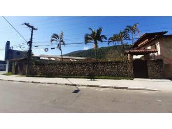 Casa em leilão - Rua 12, 350 - Caraguatatuba/SP - Banco Santander Brasil S/A | Z33480
