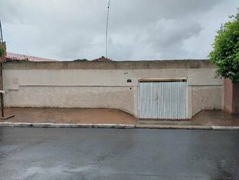 Casa em leilão - Avenida Luciano Papaterra, 164 - Bariri/SP - Banco Santander Brasil S/A | Z33480