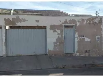 Casa em leilão - rua maria divina da silva, 490-a - araxá/mg - banco bradesco s/a | z33693