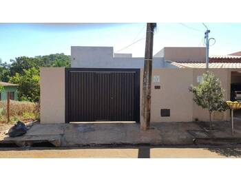 Casa em leilão - Rua Luzia Arantes de Freitas, 138 - Santa Helena de Goiás/GO - Banco Santander Brasil S/A | Z33610