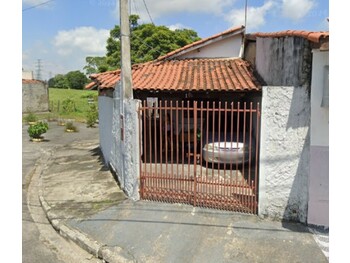 Casa em leilão - Avenida Abaeté, 135 - Pindamonhangaba/SP - Banco Santander Brasil S/A | Z33197