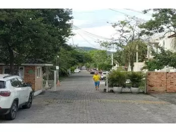 Casa em leilão - rua doutor manoel gomes xavier, 98 - niterói/rj - itaú unibanco s/a | z33535