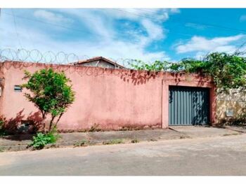 Casa em leilão - Rua Augusto Ferreira Nunes, 112 - Montes Claros/MG - Itaú Unibanco S/A  | Z33535