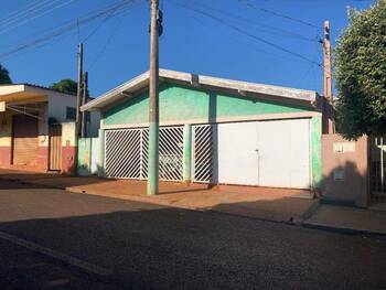 Casa em leilão - Rua Marechal Deodoro, 120 - Ipuã/SP - Banco Santander Brasil S/A | Z33610