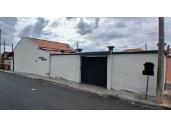 Casa em leilão - Rua João Alves Toledo, 169 - Pedregulho/SP - Banco Bradesco S/A | Z33583