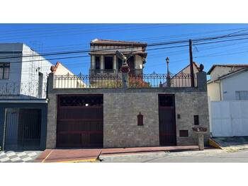 Casa em leilão - Avenida Oswaldo Aranha, 1466 - Lorena/SP - Banco Santander Brasil S/A | Z33610