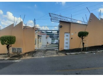 Casa em leilão - Rua dos Girassóis, 640 - Cuiabá/MT - Banco Bradesco S/A | Z33693