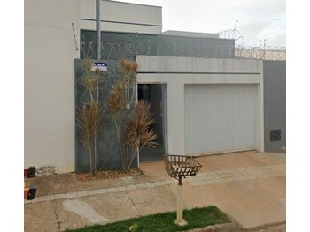 Casa em leilão - Rua Roma, 420 - Montes Claros/MG - Banco Santander Brasil S/A | Z33569