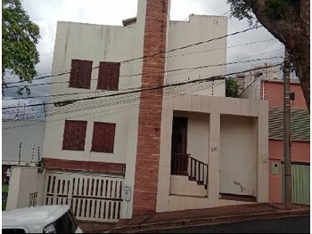 Casa em leilão - Rua Antônio Carlos, 200 - Uberaba/MG - Itaú Unibanco S/A  | Z33535