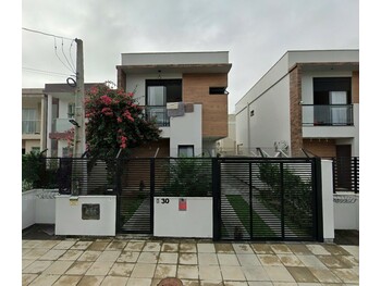 Casa em leilão - Rua Lira, 30 - Florianópolis/SC - Itaú Unibanco S/A  | Z33765