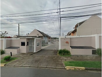 Casa em leilão - Rua Camile Flammarion, 30 - Curitiba/PR - Banco Santander Brasil S/A | Z33742