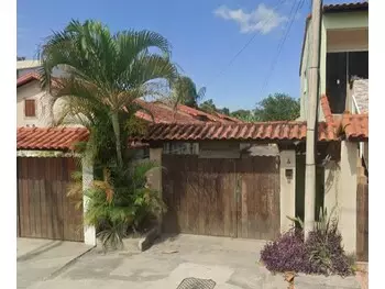 Casa em leilão - rua dos camarões, s/nº - maricá/rj - banco santander brasil s/a | z33491