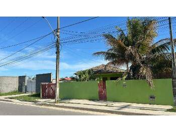 Casa em leilão - Rua Detroit, 13 - Araruama/RJ - Banco Santander Brasil S/A | Z33752