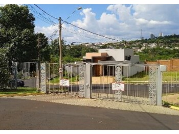 Casa em leilão - Rua Elvis de Lima Oliveira, 90 - Ribeirão Preto/SP - Itaú Unibanco S/A  | Z33676