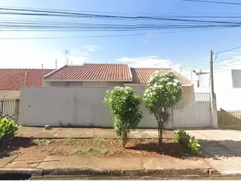 Casa em leilão - rua pioneira maria josefa de araújo, 137 - maringá/pr - banco santander brasil s/a | z33529