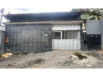 Casa em leilão - Rua Doutor Hermenegildo Campos, 145 - Manaus/AM - Itaú Unibanco S/A  | Z33847